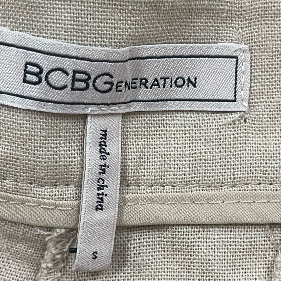 BCBG Women’s Relaxed Buttom Shorts Tan Lightweight Size Small - Picture 5 of 5